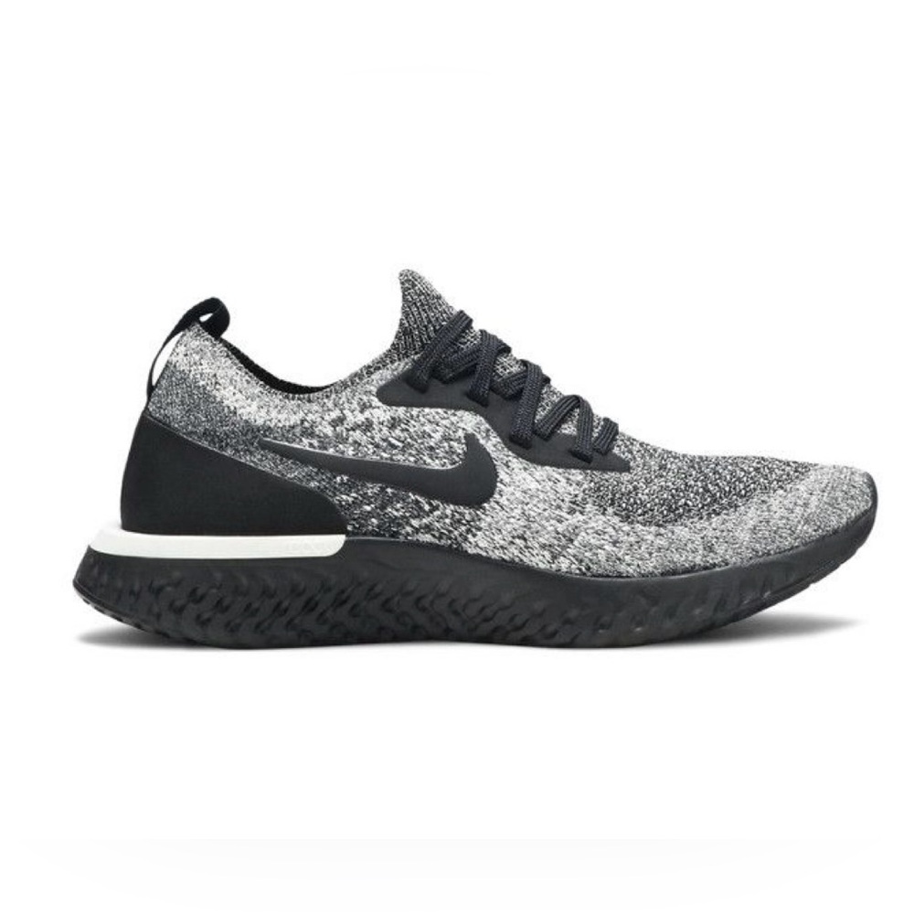 Nike Epic React Flyknit Oreo size 8